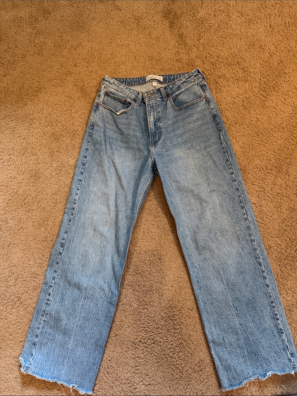 Abercrombie & Fitch Women’s Light Blue Relaxed Straight Jeans
